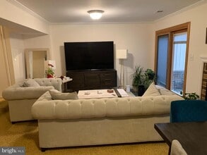 5800 Edson Ln in Rockville, MD - Building Photo - Building Photo