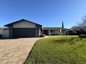 1470 Hollenbeck Ave in Sunnyvale, CA - Building Photo