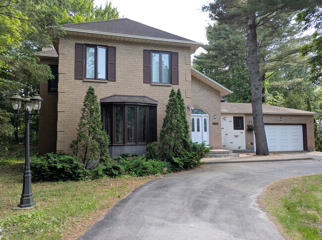 2906 Du Cumberland Rue in St-Lazare, QC - Building Photo - Building Photo