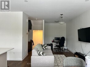 709 Confluence Walk in Ottawa, ON - Building Photo - Building Photo