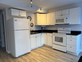 188 Elgin St in Madoc, ON - Building Photo