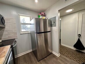 220 SW 9th Ave in Hallandale Beach, FL - Building Photo - Building Photo