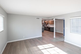 Pacific Palms Apartment Homes in Anaheim, CA - Foto de edificio - Interior Photo