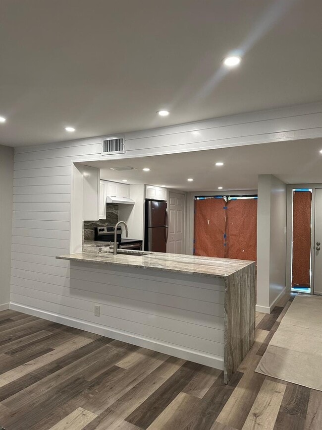3100 Dc Country Club Blvd, Unit #201 GREAT ALL UPDATED in Deerfield Beach, FL - Foto de edificio - Building Photo