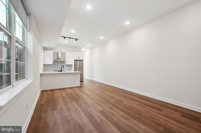 property at 2513 N Howard St