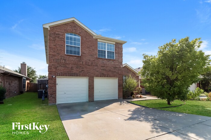 10316 Lake Brook Dr in Hurst, TX - Building Photo