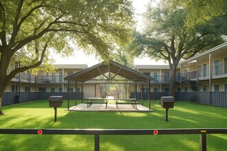 Northwood Hills Apartments in Dallas, TX - Foto de edificio - Building Photo