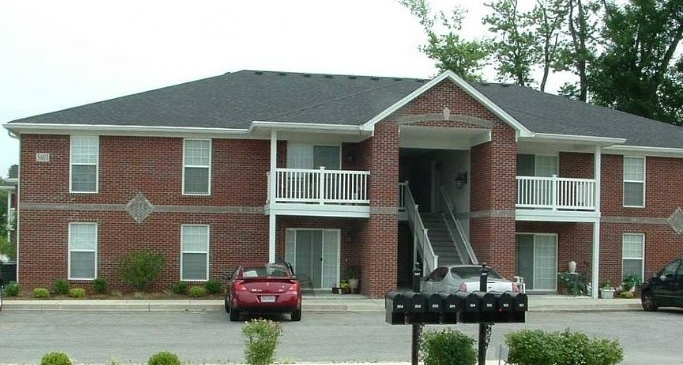 Chariot Run Condominiums in Louisville, KY - Building Photo