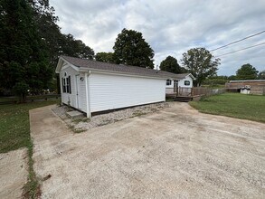 1313 Liberty Rd in Winchester, TN - Building Photo - Building Photo
