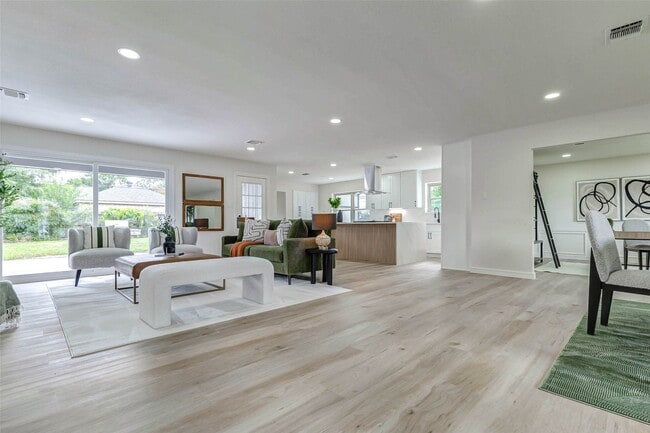 property at 9923 Emnora Ln