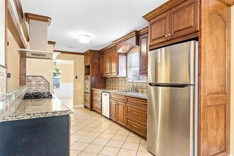 7811 Fall Glen Dr in Houston, TX - Building Photo - Building Photo