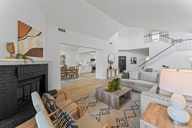 29092 Laurel Valley Dr in Vista, CA - Foto de edificio - Building Photo