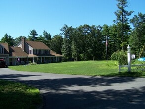 20 Box Pond Rd in Bellingham, MA - Building Photo - Building Photo