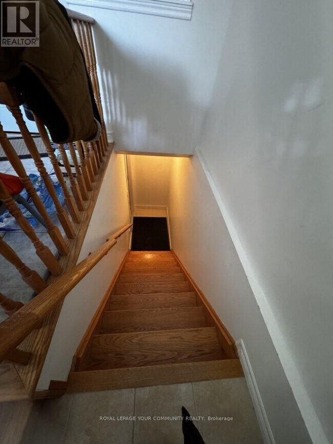 158 Roselena Dr in Schomberg, ON - Building Photo - Building Photo