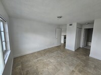 4560 NW 107th Ave, Unit 303-12 in Doral, FL - Foto de edificio - Building Photo