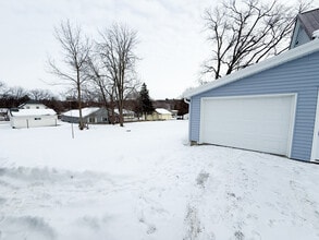 602 Grove St in Decorah, IA - Foto de edificio - Building Photo