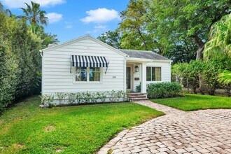240 Almeria Rd in West Palm Beach, FL - Building Photo - Building Photo