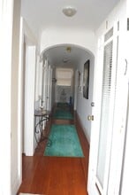 2 Lower Crescent Ave in Sausalito, CA - Foto de edificio - Building Photo