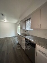 911 S Demaree St in Visalia, CA - Building Photo - Building Photo