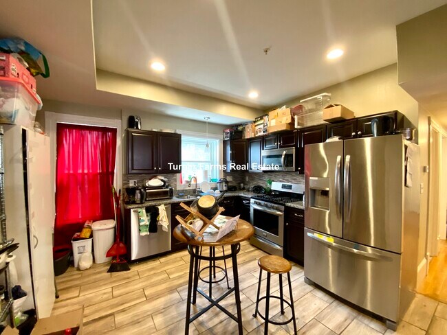 5 Dalrymple St, Unit 1 in Boston, MA - Building Photo - Building Photo
