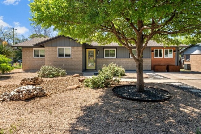 property at 1113 S Meadows Dr