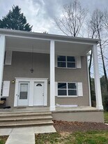 2715 Greenville Hwy in Flat Rock, NC - Building Photo