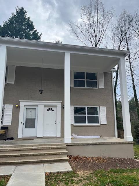 2715 Greenville Hwy in Flat Rock, NC - Building Photo