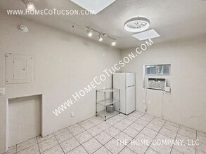713 N Erin Ave in Tucson, AZ - Foto de edificio - Building Photo