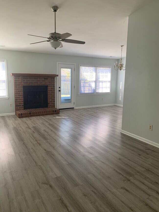 945 Pink Star Ct in Virginia Beach, VA - Building Photo - Building Photo