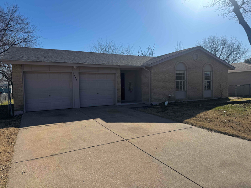 1410 Willowbrook St in Lancaster, TX - Building Photo