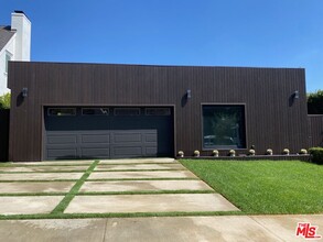 418 N Bowling Green Way in Los Angeles, CA - Building Photo - Building Photo
