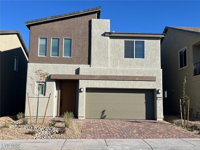 7470 S Pioneer Way in Las Vegas, NV - Building Photo - Building Photo