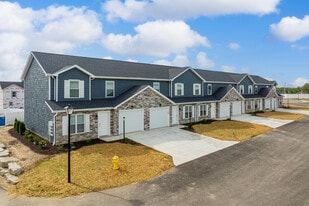 Somerset Townhomes and Villas in Fort Wayne, IN - Building Photo