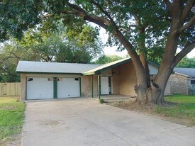 1201 Rambler Rd in Arlington, TX - Building Photo