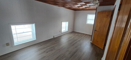 9471 Mayfield Rd in Chesterland, OH - Building Photo - Building Photo