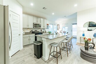 31806 Whittis Hl Wy in Fulshear, TX - Building Photo - Building Photo