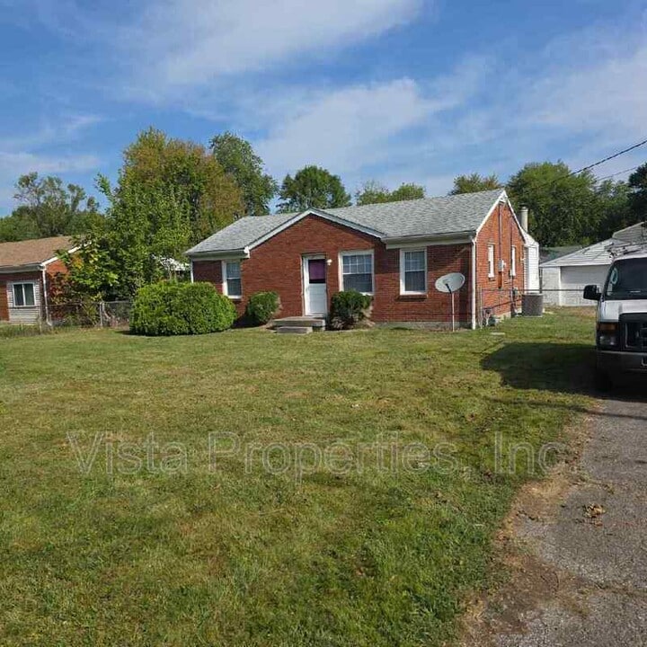 5717 Mt Washington Rd in Louisville, KY - Building Photo