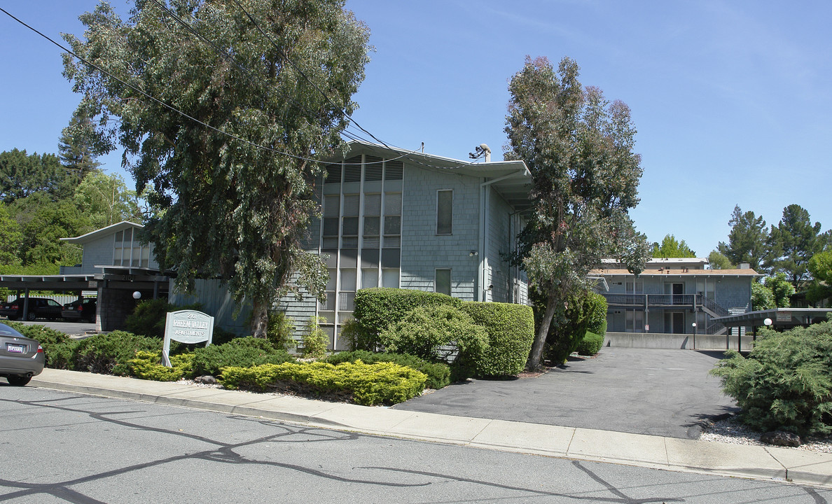 2101 Donald Dr in Moraga, CA - Building Photo