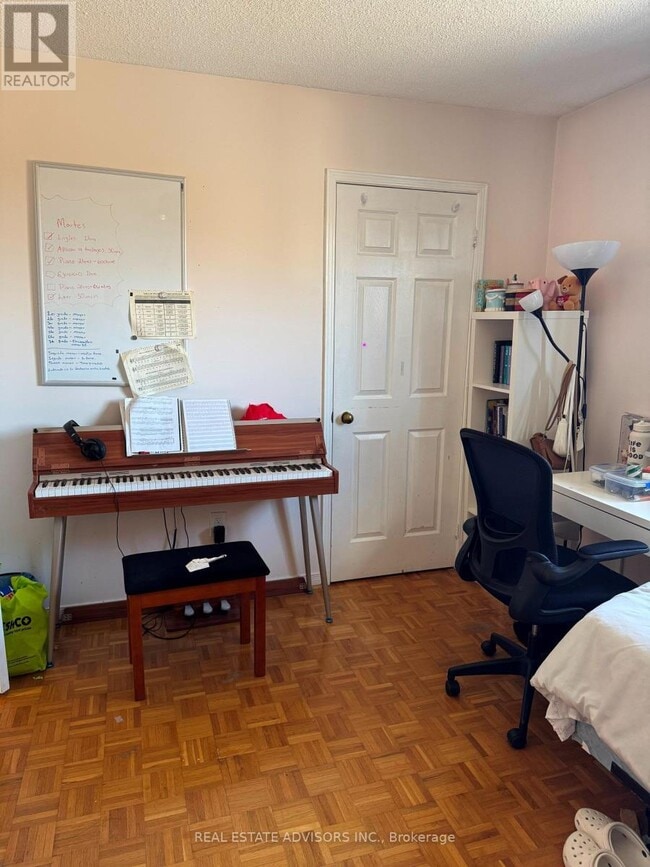 103 Belmont Crescent in Vaughan, ON - Building Photo - Building Photo