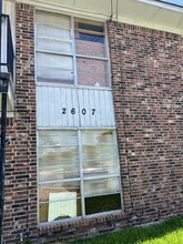 2607 Live Oak St in Houston, TX - Foto de edificio - Building Photo