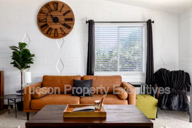 1227 N Belvedere Ave in Tucson, AZ - Building Photo - Building Photo