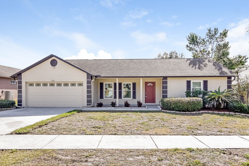 948 Wicketrun Dr in Brandon, FL - Building Photo
