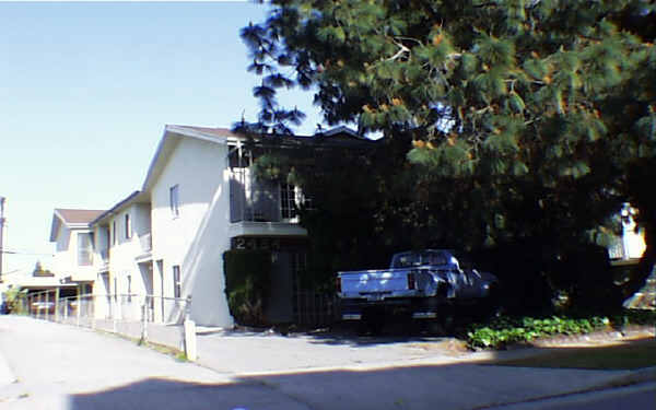 2484 Purdue Ave in Los Angeles, CA - Building Photo