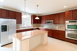 3164 Lawrin Ct in Chesapeake Beach, MD - Foto de edificio - Building Photo