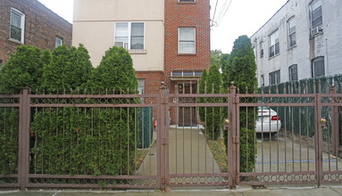 424 Montauk Ave in Brooklyn, NY - Building Photo - Building Photo