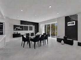 3744 NE 167th St in North Miami Beach, FL - Building Photo