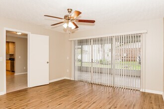 1985 Montfort Ln in Deltona, FL - Building Photo - Building Photo