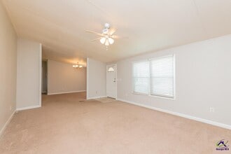 137 Shamrock Cir in Byron, GA - Building Photo - Building Photo