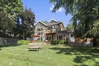 42 Towd Point Rd in Southampton, NY - Building Photo - Building Photo