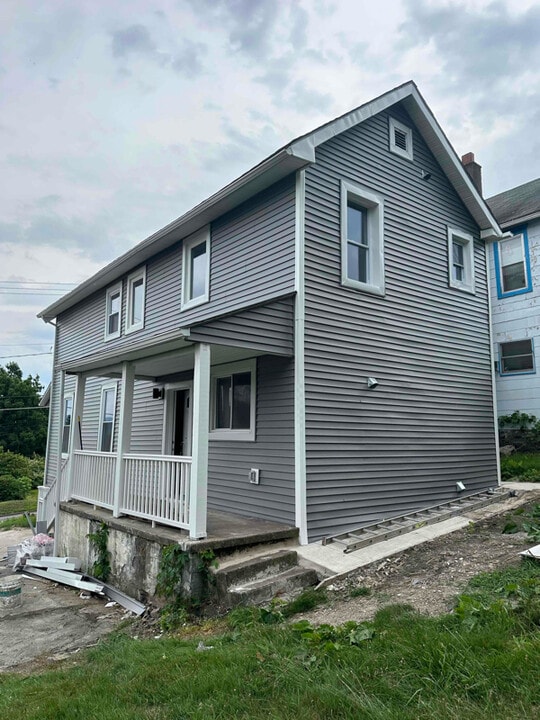 535 W State St in Larksville, PA - Building Photo